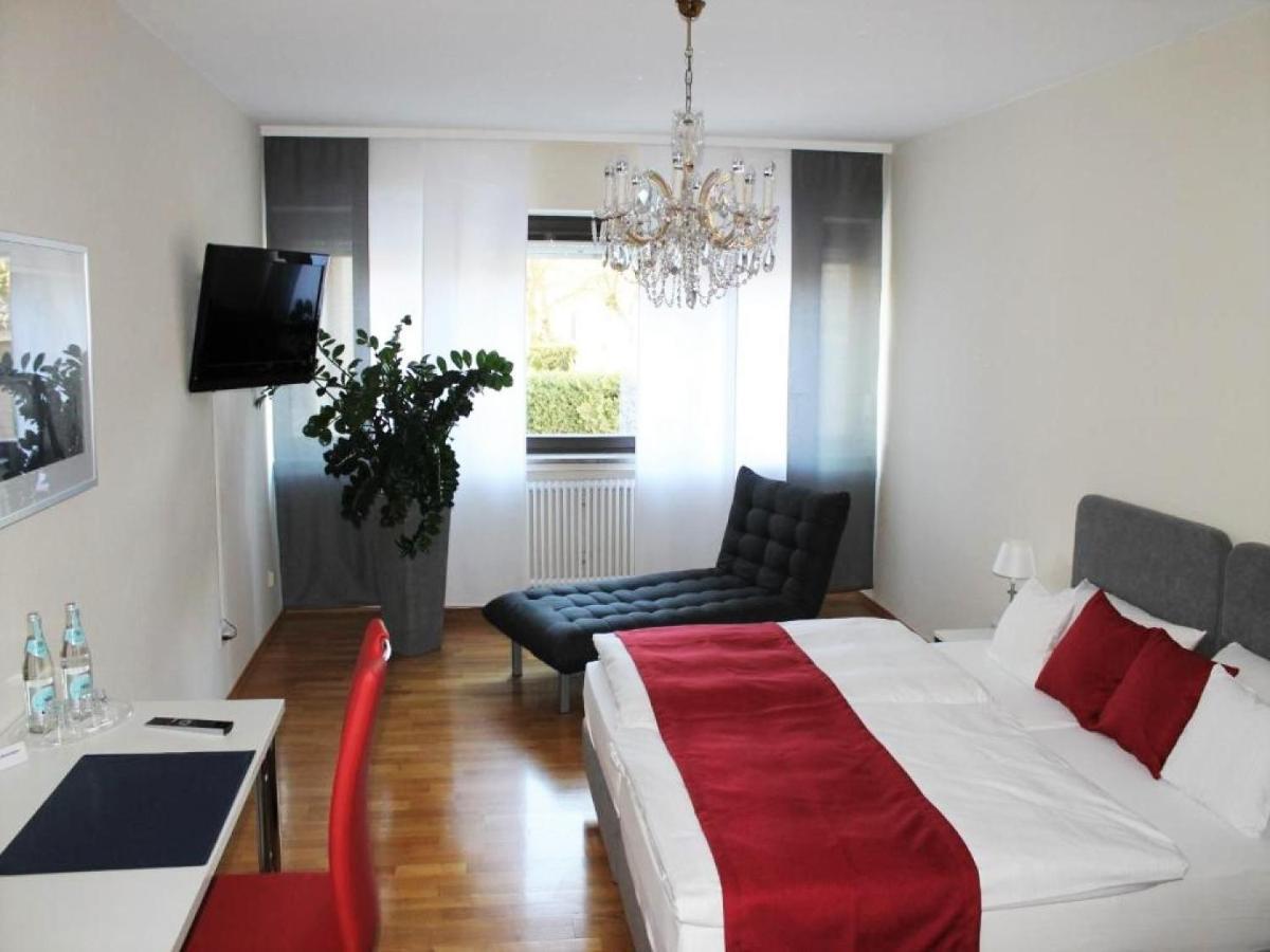 Hotel Garni Bellevue Bad Fussing Exterior photo