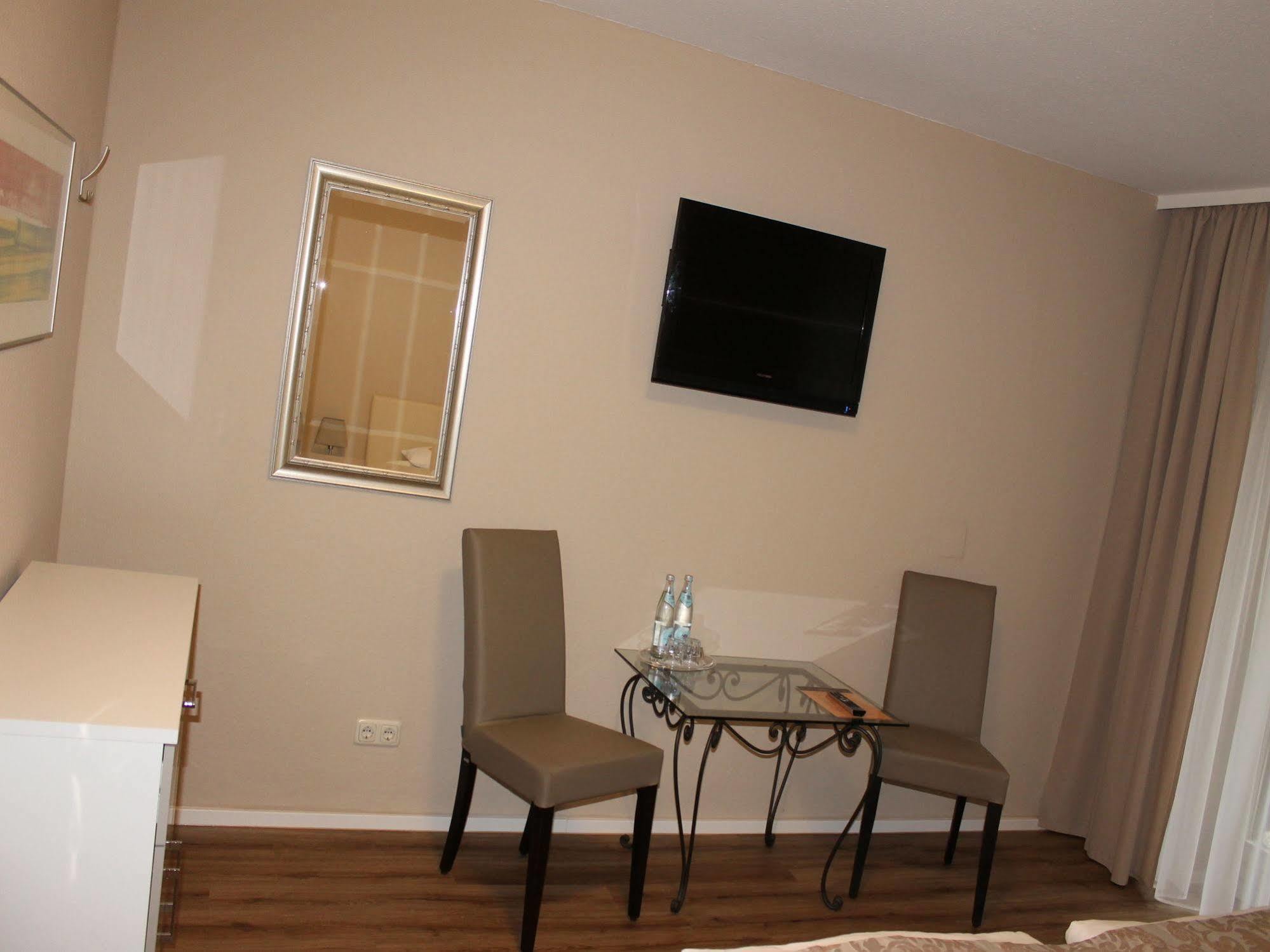 Hotel Garni Bellevue Bad Fussing Exterior photo