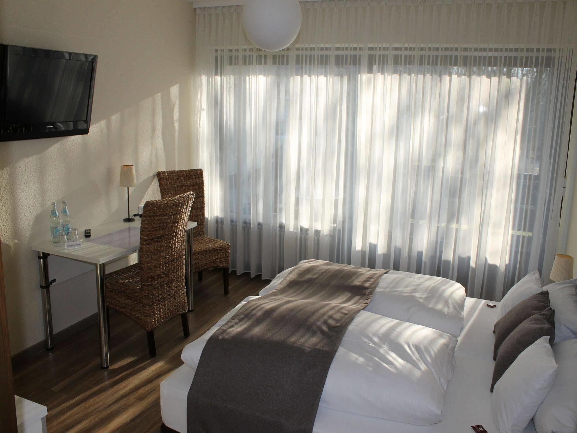Hotel Garni Bellevue Bad Fussing Exterior photo