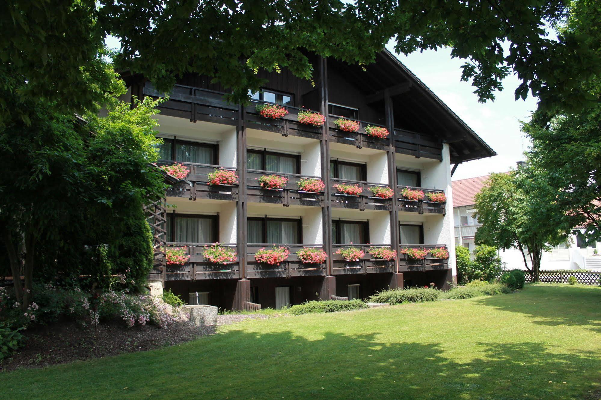 Hotel Garni Bellevue Bad Fussing Exterior photo