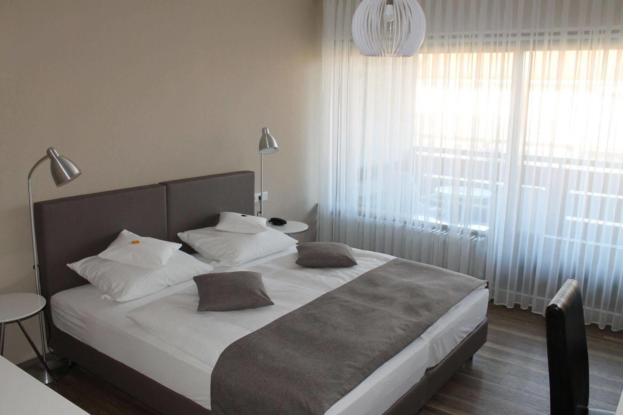 Hotel Garni Bellevue Bad Fussing Exterior photo