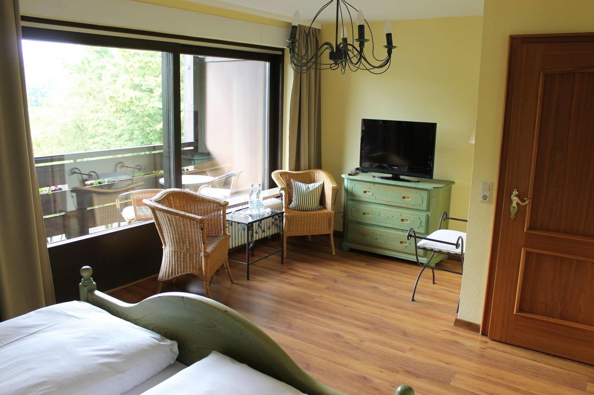 Hotel Garni Bellevue Bad Fussing Exterior photo