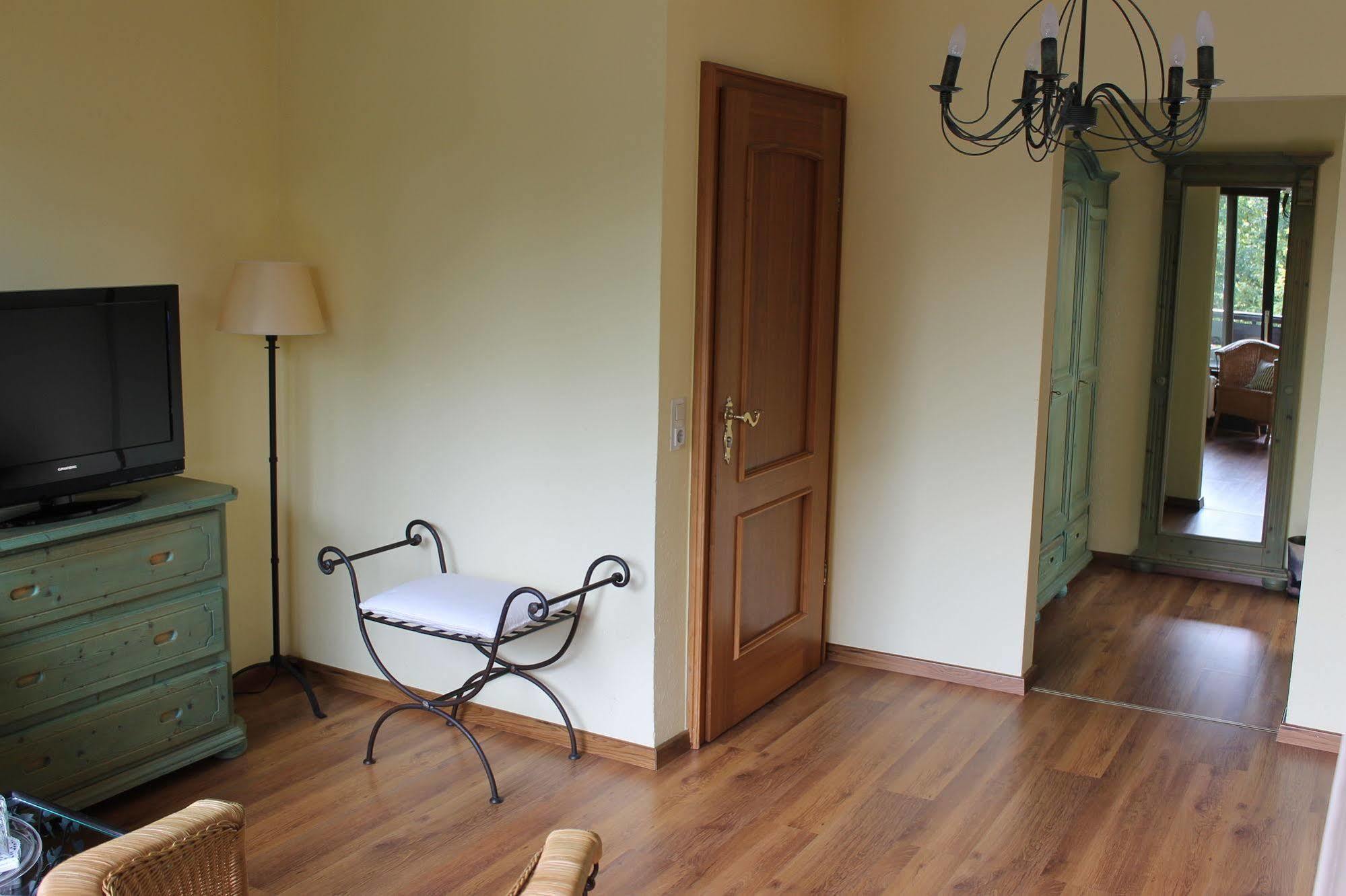 Hotel Garni Bellevue Bad Fussing Exterior photo